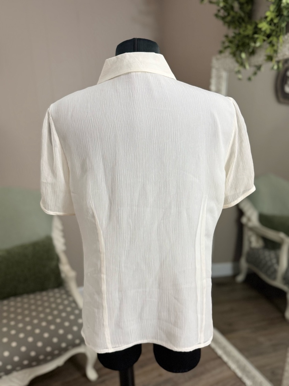 Pendleton • Silk Ivory Ruffle Neck Blouse - Picture 6 of 10
